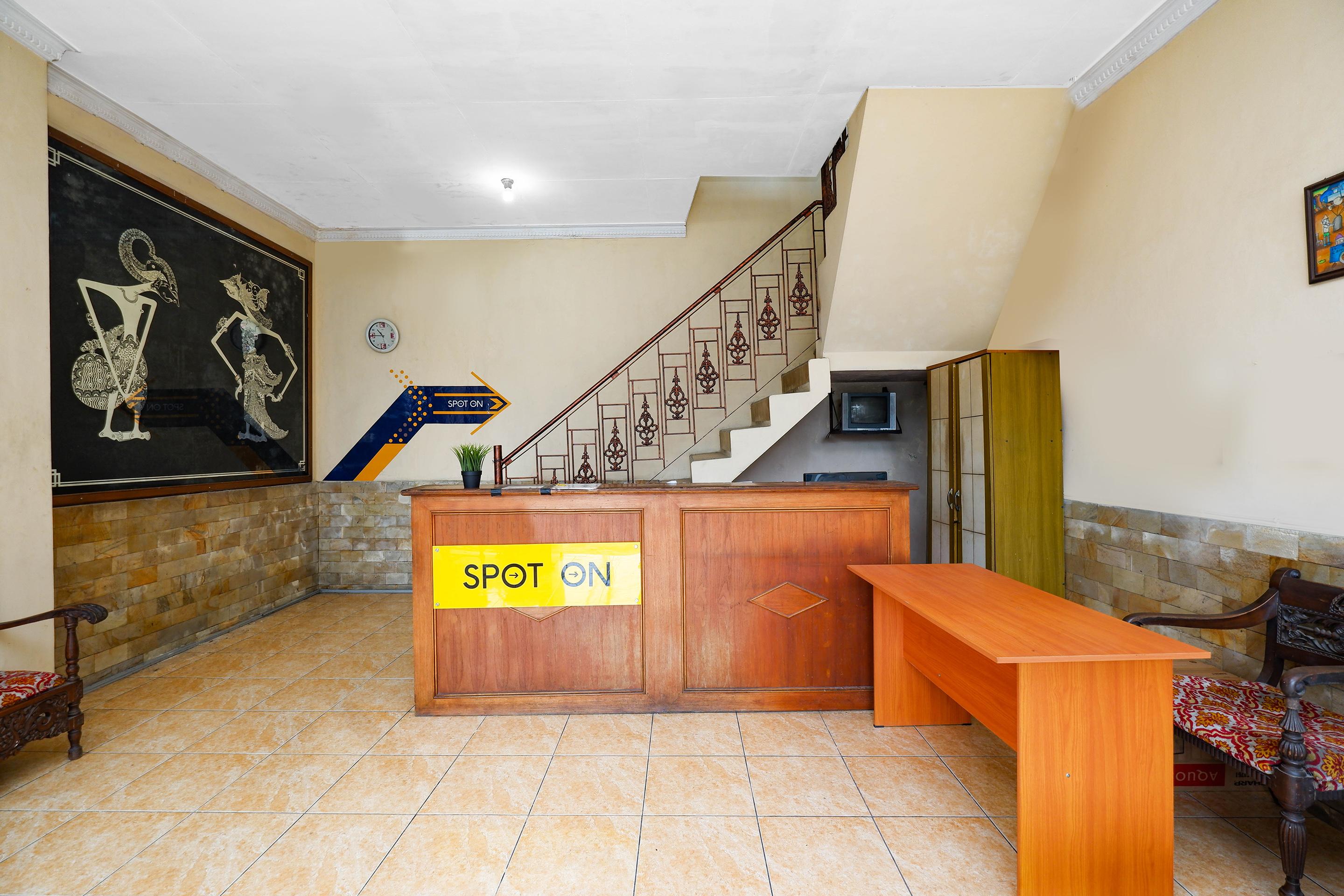 Spot On 2011 Hotel Mekar Sari Solo Exterior foto